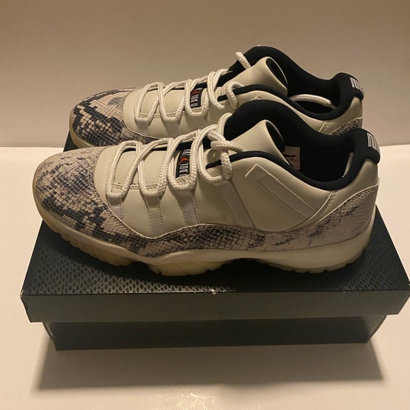 Air Jordan 11 Retro Low LE Light Bone/University Red Sail Men